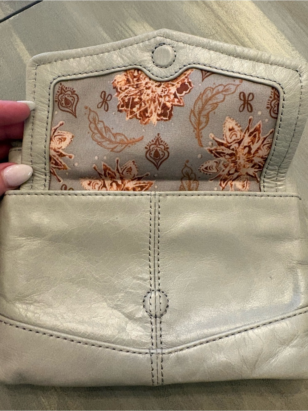 Hobo Women's Leather Zip Wristlet in Light Grey/Beige - Picture 6 of 6